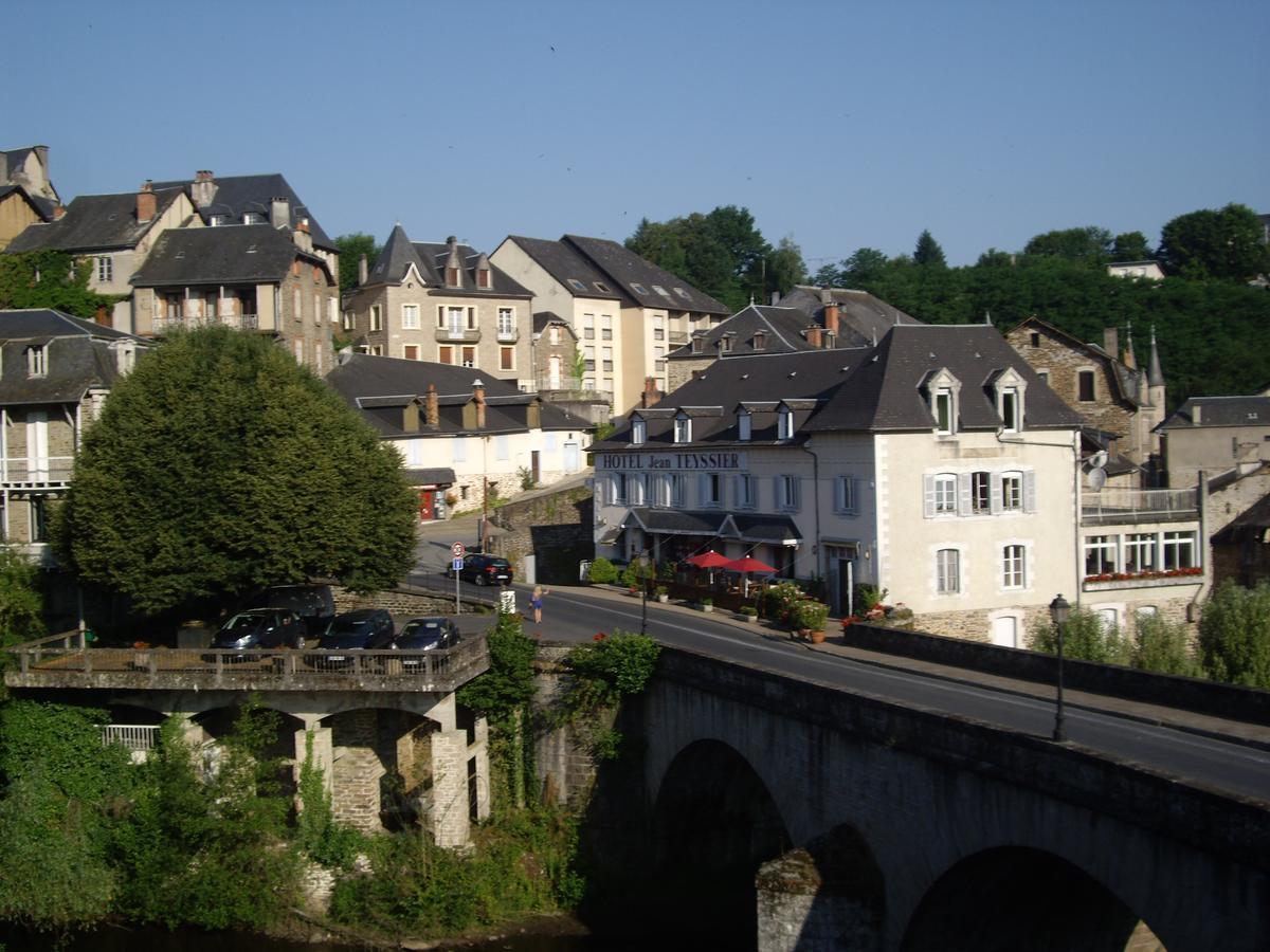 Logis Hotel Teyssier Uzerche Kültér fotó